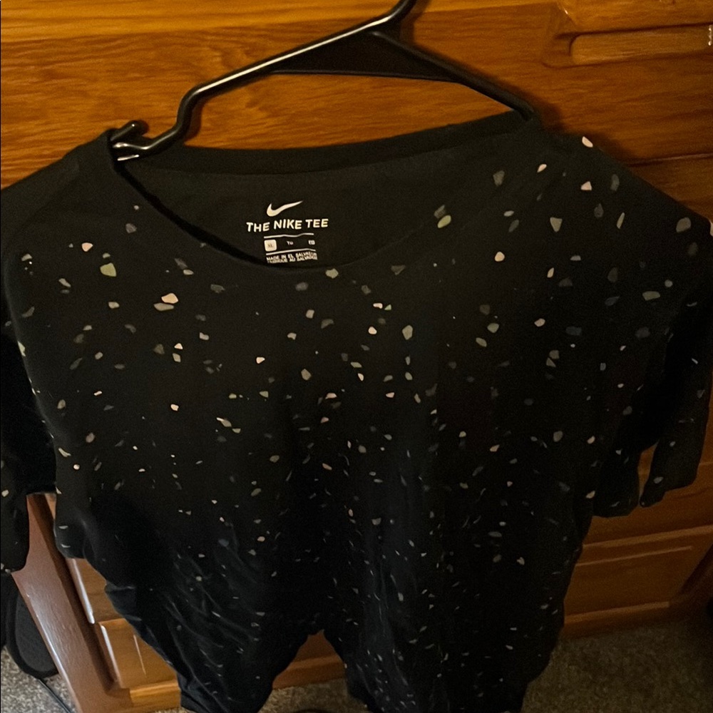 Nike Black and White Short Sleeve Tee with Speckled Design